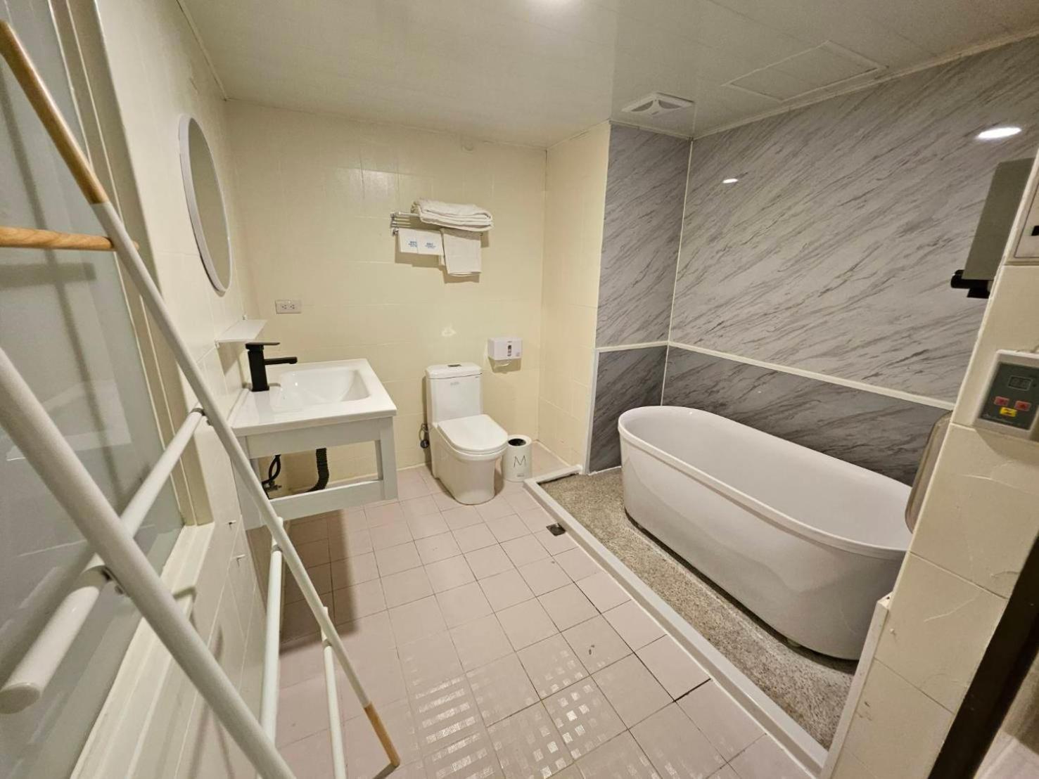 Joy Garden Hotel Гаосюн Экстерьер фото